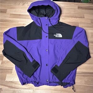 The North Face Reign On Jacket Women’s M Purple Black Cropped Hooded Windbreaker